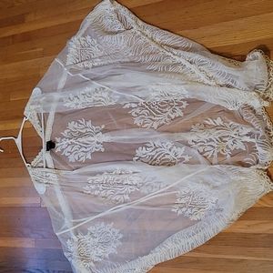 Daytrip mesh and lace kimoni